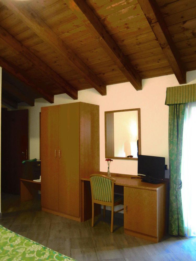 Albergo La Veranda Tavarone Экстерьер фото