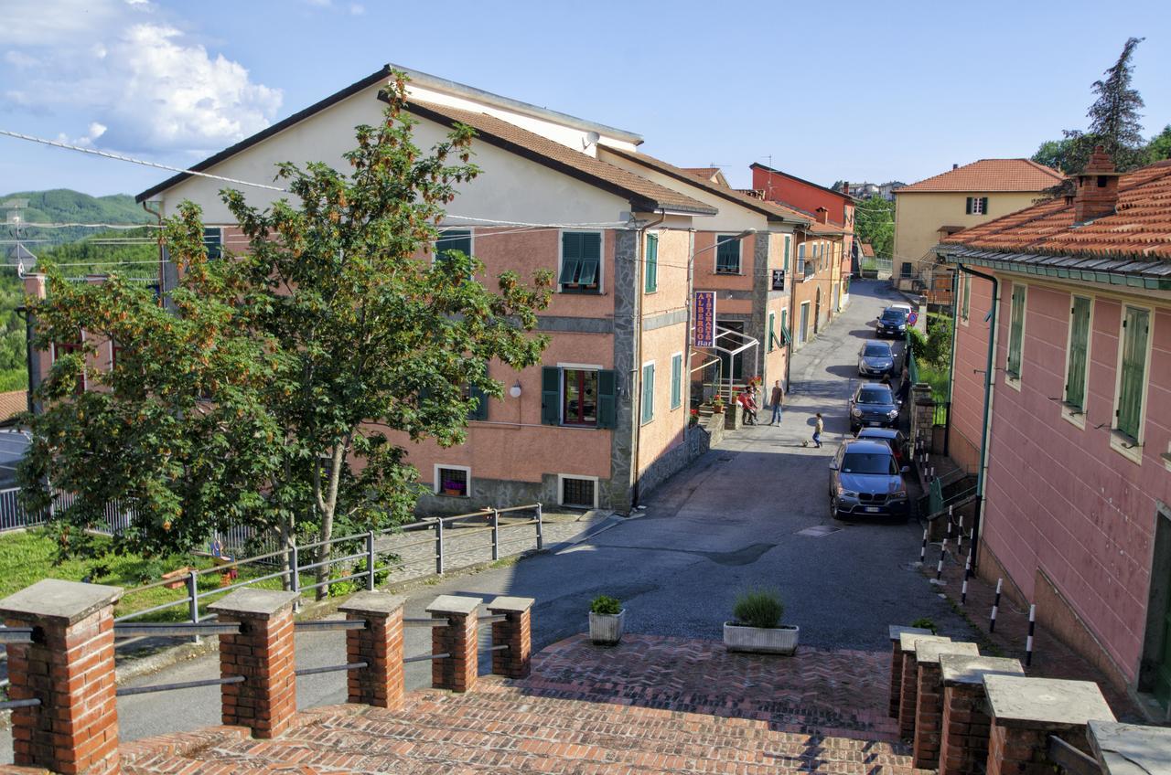 Albergo La Veranda Tavarone Экстерьер фото